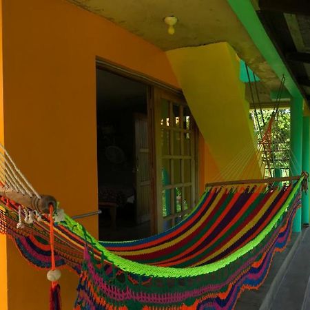 La Casa Naranja Hotel Brig Bay Luaran gambar