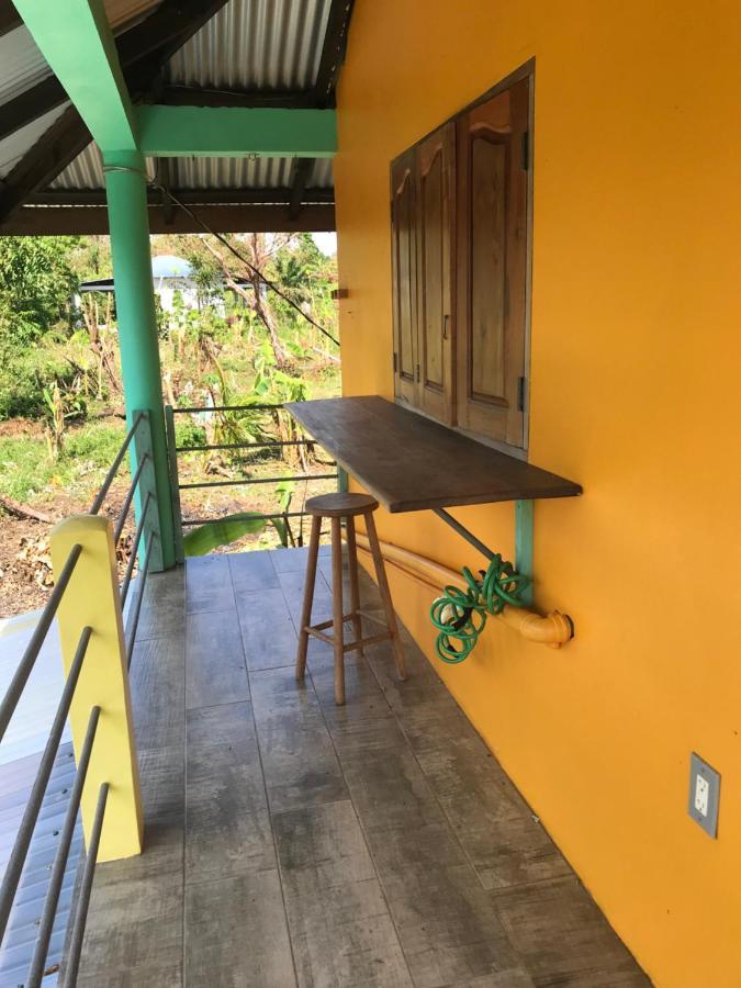 La Casa Naranja Hotel Brig Bay Luaran gambar